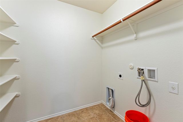 10200 E Lone Pine LN, Austin, TX 78747