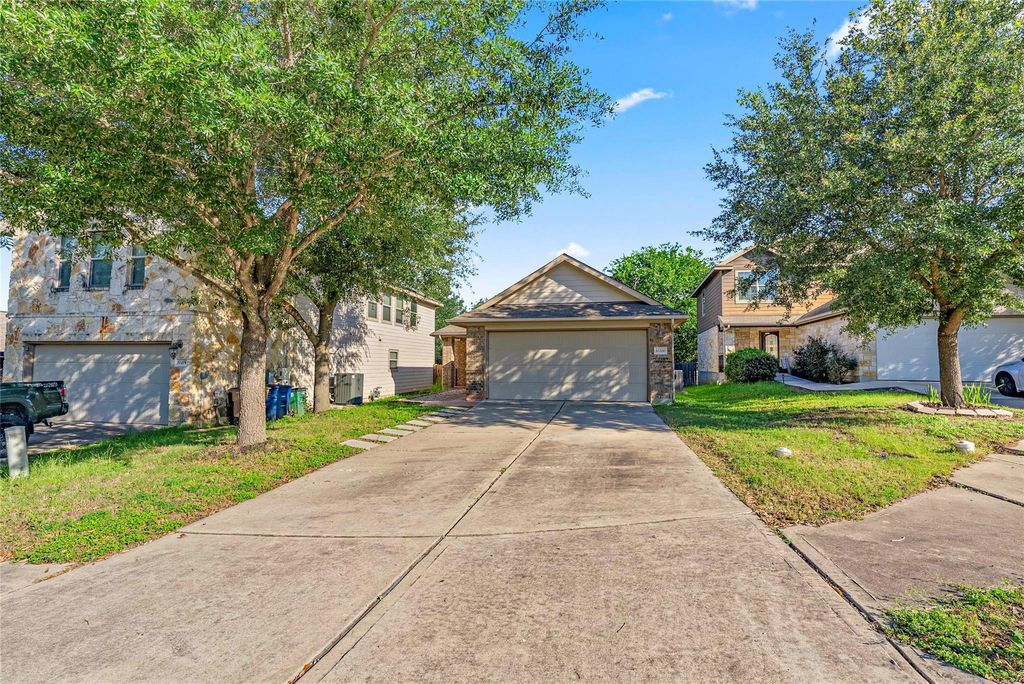 10200 E Lone Pine LN, Austin, TX 78747
