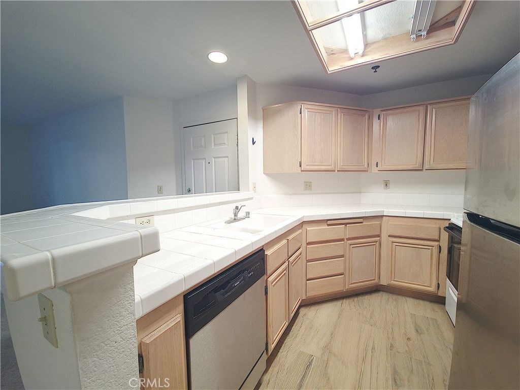 Image 10 of property listing at 5728 Oak Bend Lane 202, Oak Park, CA 91377