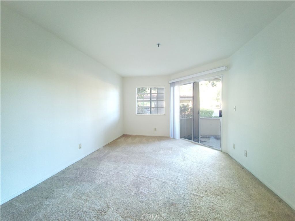Image 14 of property listing at 5728 Oak Bend Lane 202, Oak Park, CA 91377