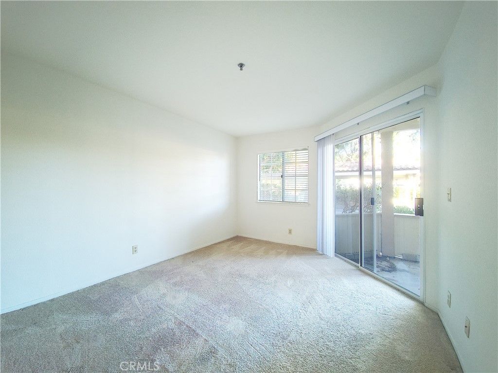 Image 15 of property listing at 5728 Oak Bend Lane 202, Oak Park, CA 91377
