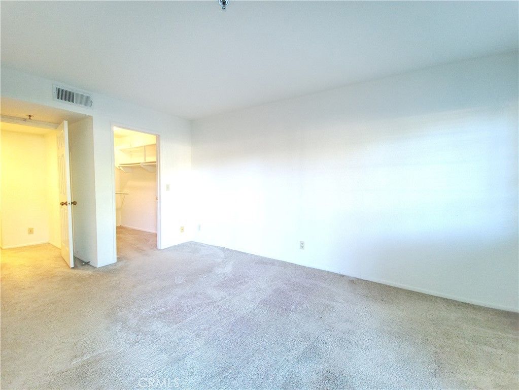 Image 17 of property listing at 5728 Oak Bend Lane 202, Oak Park, CA 91377