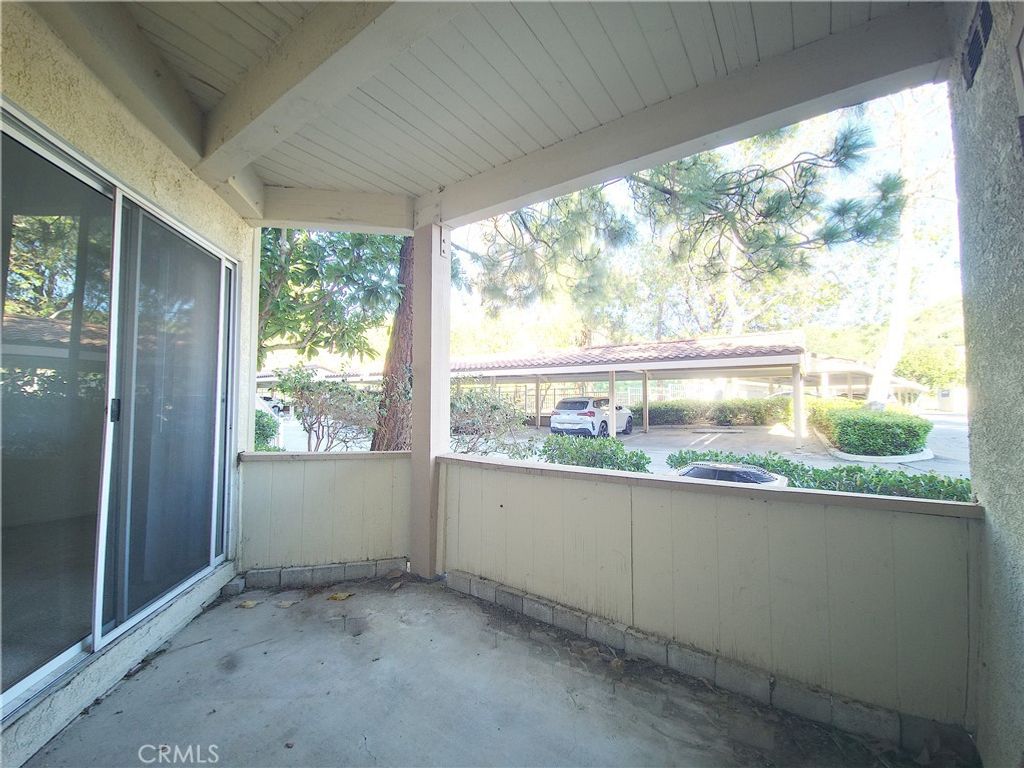 Image 19 of property listing at 5728 Oak Bend Lane 202, Oak Park, CA 91377