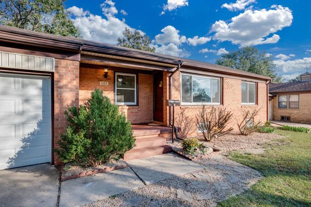 1122 Inverness, Wichita, KS 67218