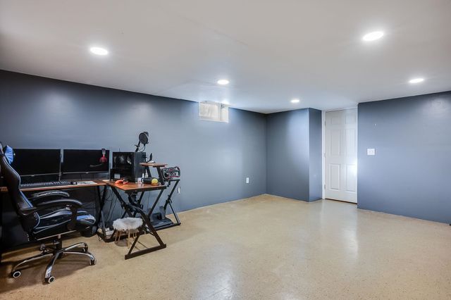 1122 Inverness, Wichita, KS 67218