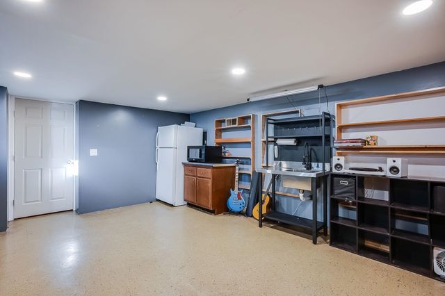 1122 Inverness, Wichita, KS 67218