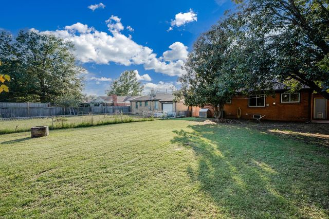 1122 Inverness, Wichita, KS 67218