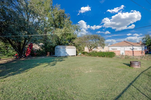 1122 Inverness, Wichita, KS 67218