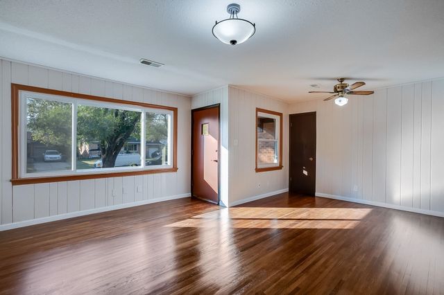 1122 Inverness, Wichita, KS 67218