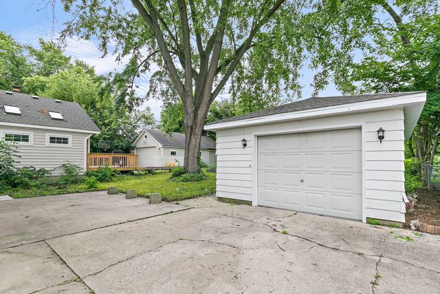 845 N 10th Street, Dekalb, IL 60115