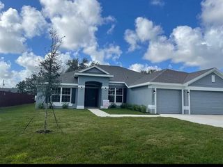 5237 NW Reba Circle, Port St Lucie, FL 34986