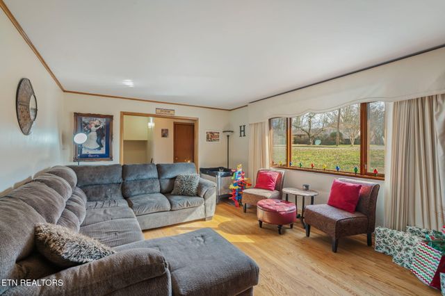 129 Cumberland View Drive, Oak Ridge, TN 37830