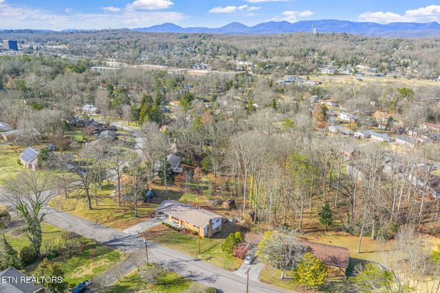 129 Cumberland View Drive, Oak Ridge, TN 37830