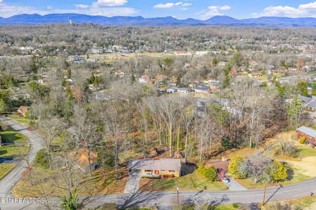 129 Cumberland View Drive, Oak Ridge, TN 37830