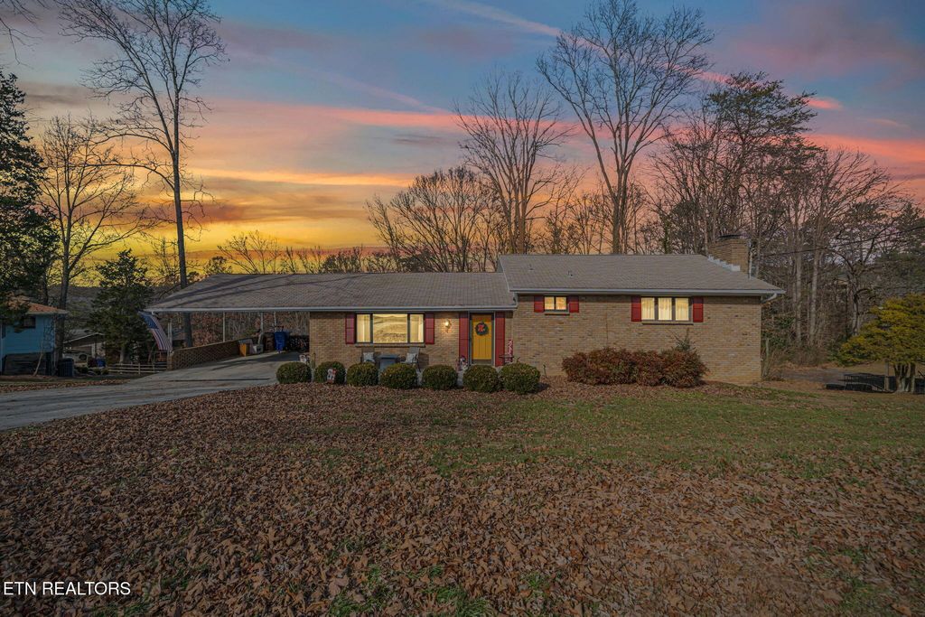 129 Cumberland View Drive, Oak Ridge, TN 37830