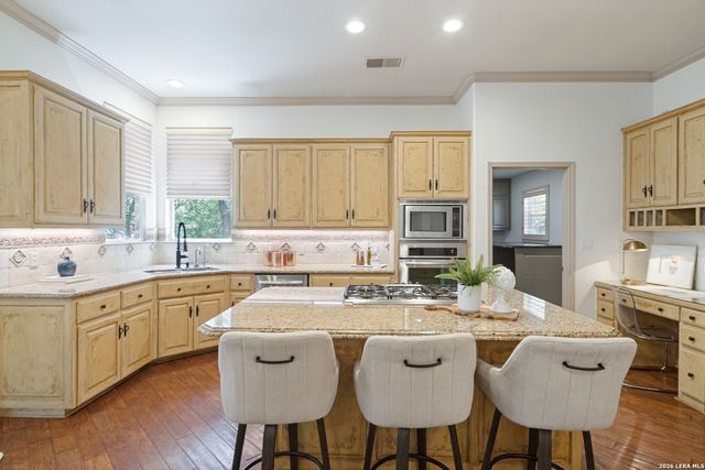 8 ASPEN CREEK DR, San Antonio, TX 78248