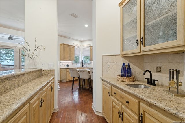 8 ASPEN CREEK DR, San Antonio, TX 78248