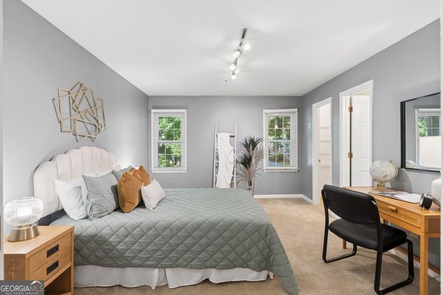 597 Saint James Walk SE, Marietta, GA 30067