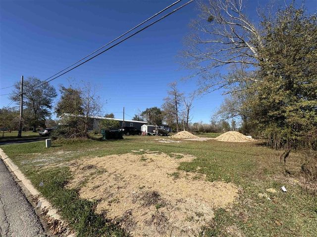 818 Live Oak Street, Westlake, LA 70669
