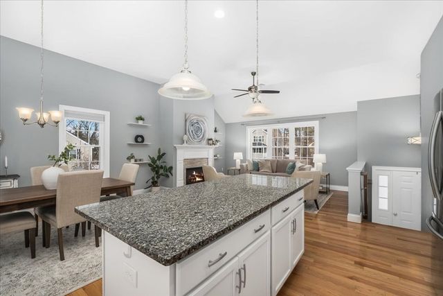 4 Donald Ave, Chelmsford, MA 01824