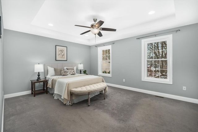 4 Donald Ave, Chelmsford, MA 01824