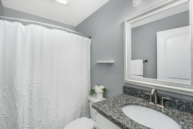 4 Donald Ave, Chelmsford, MA 01824