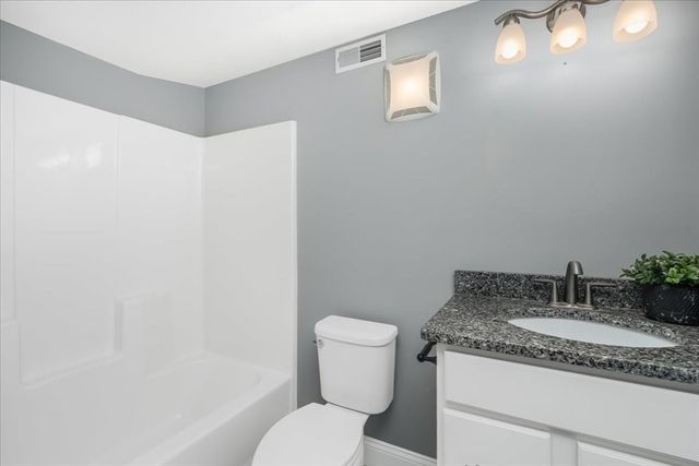 4 Donald Ave, Chelmsford, MA 01824