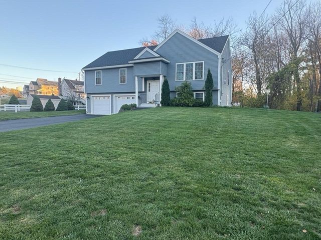 4 Donald Ave, Chelmsford, MA 01824