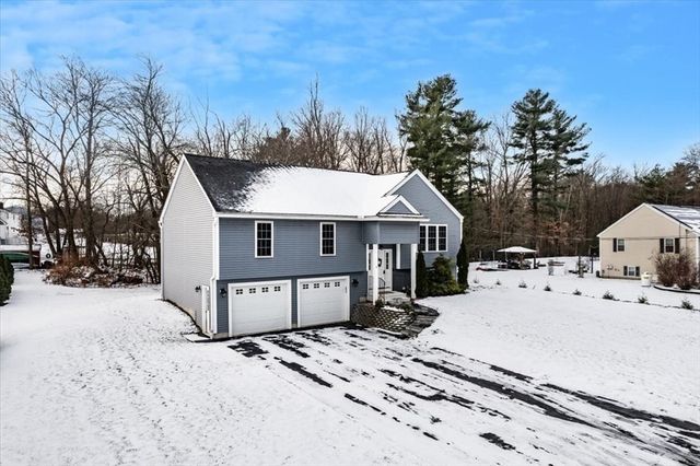 4 Donald Ave, Chelmsford, MA 01824