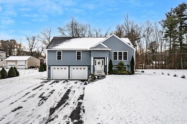 4 Donald Ave, Chelmsford, MA 01824