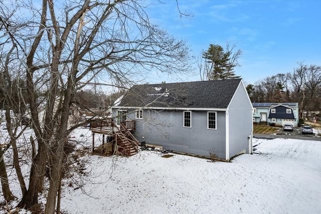 4 Donald Ave, Chelmsford, MA 01824
