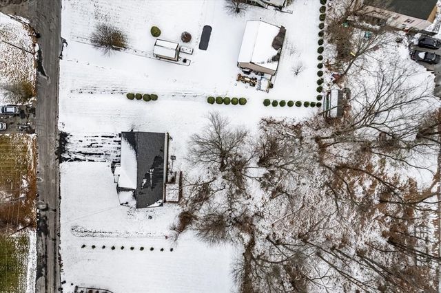 4 Donald Ave, Chelmsford, MA 01824