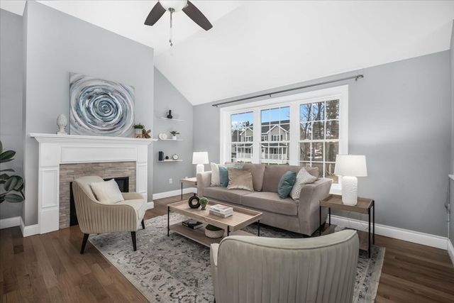 4 Donald Ave, Chelmsford, MA 01824