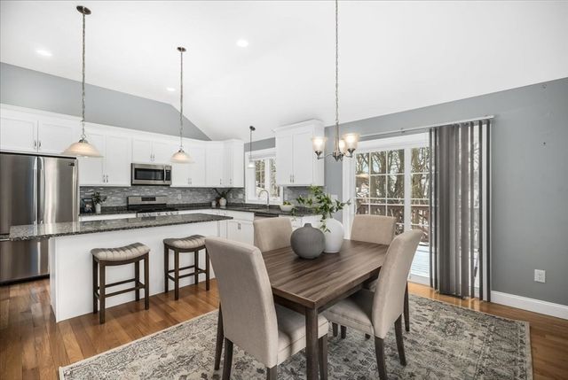 4 Donald Ave, Chelmsford, MA 01824