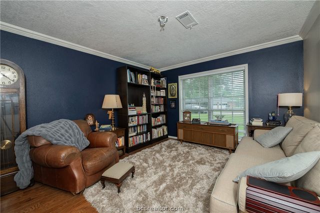816 Tanglewood Drive, Bryan, TX 77802