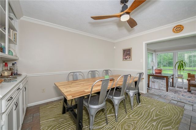 816 Tanglewood Drive, Bryan, TX 77802