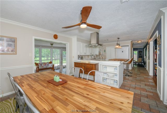 816 Tanglewood Drive, Bryan, TX 77802