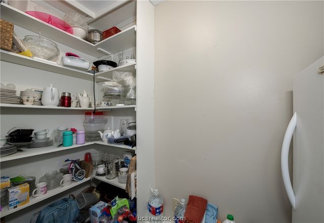 816 Tanglewood Drive, Bryan, TX 77802