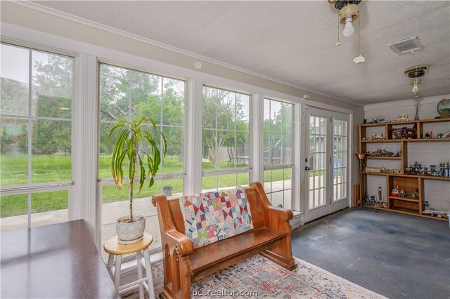 816 Tanglewood Drive, Bryan, TX 77802