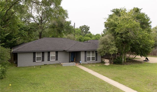 816 Tanglewood Drive, Bryan, TX 77802