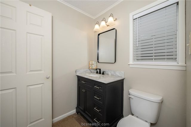 816 Tanglewood Drive, Bryan, TX 77802