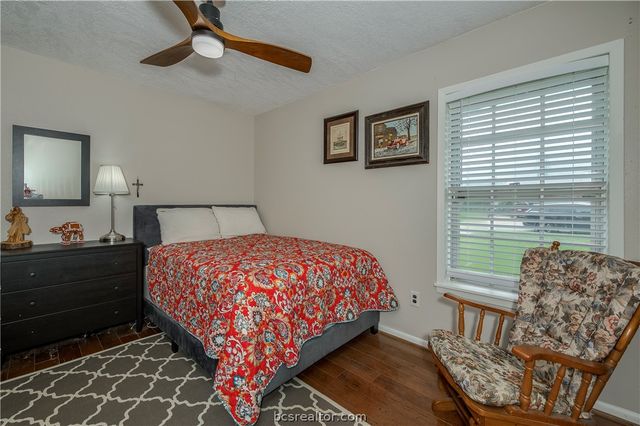 816 Tanglewood Drive, Bryan, TX 77802