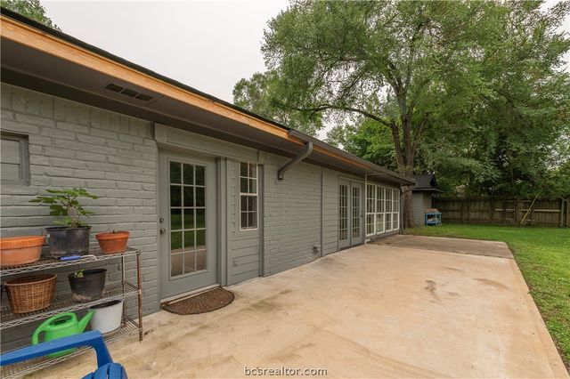 816 Tanglewood Drive, Bryan, TX 77802