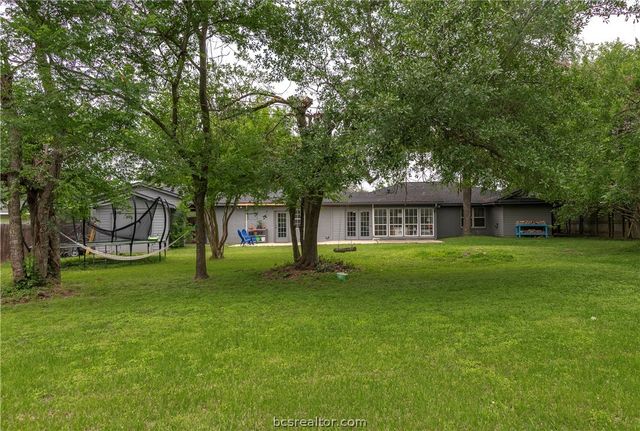 816 Tanglewood Drive, Bryan, TX 77802
