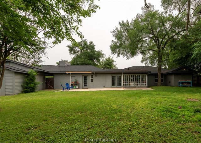 816 Tanglewood Drive, Bryan, TX 77802
