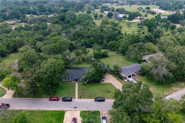 816 Tanglewood Drive, Bryan, TX 77802