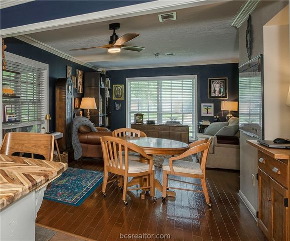 816 Tanglewood Drive, Bryan, TX 77802
