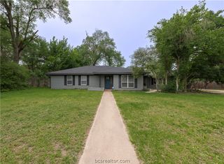 816 Tanglewood Drive, Bryan, TX 77802