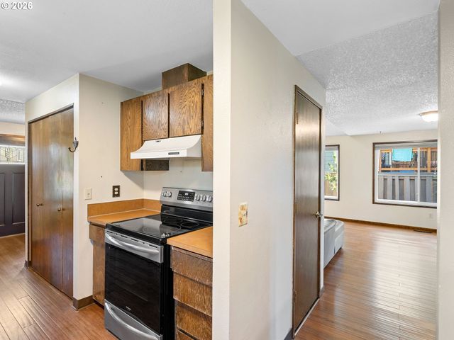 11641 Se FLAVEL St, Portland, OR 97266