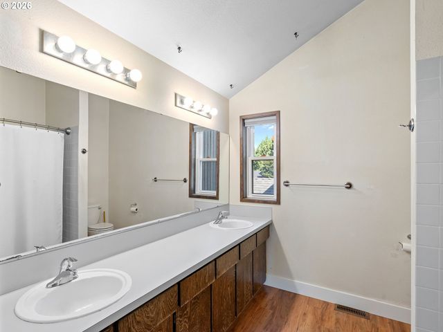 11641 Se FLAVEL St, Portland, OR 97266